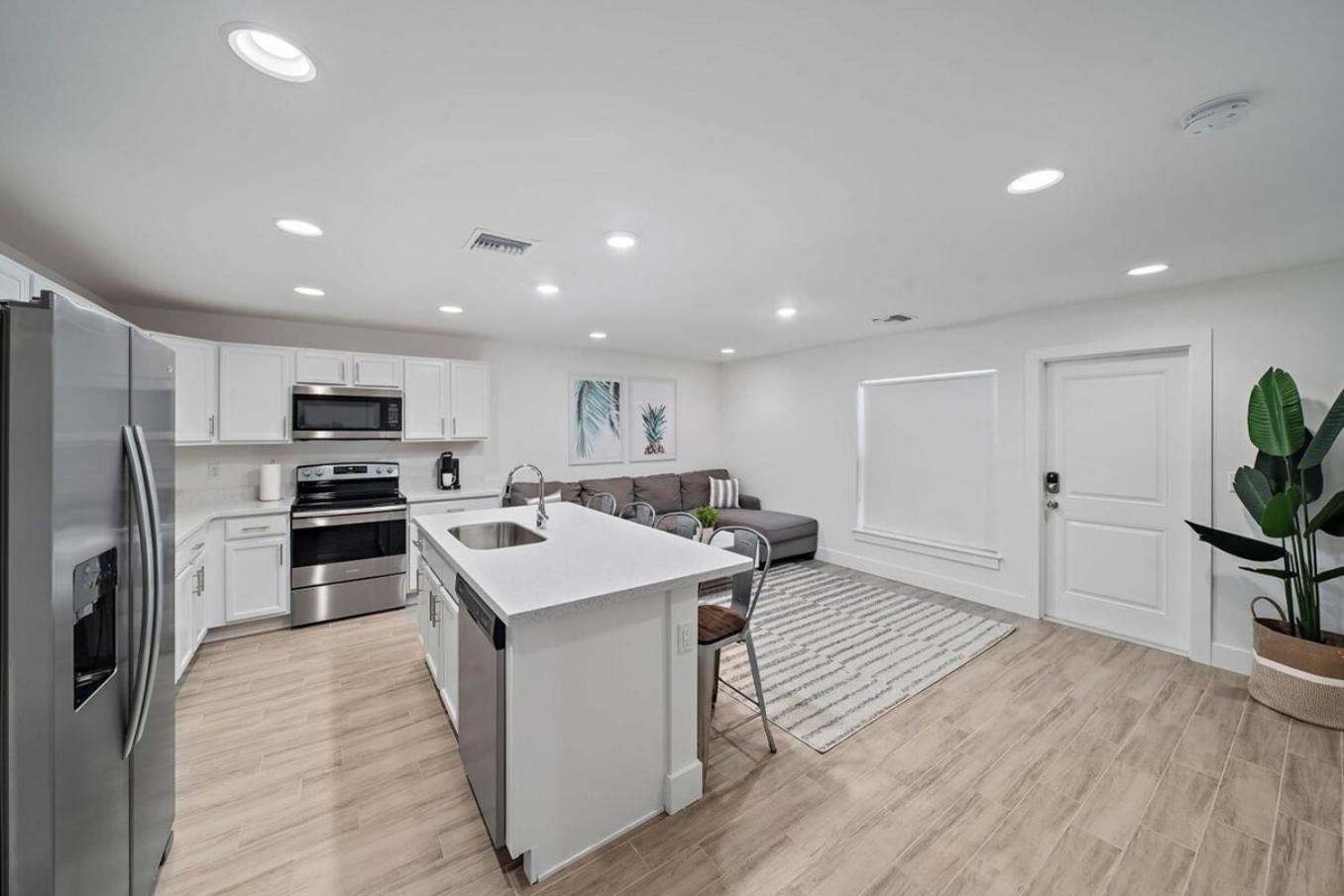 New! Few Minutes To Downtown, 10 To The Beach! West Palm Beach Eksteriør bilde